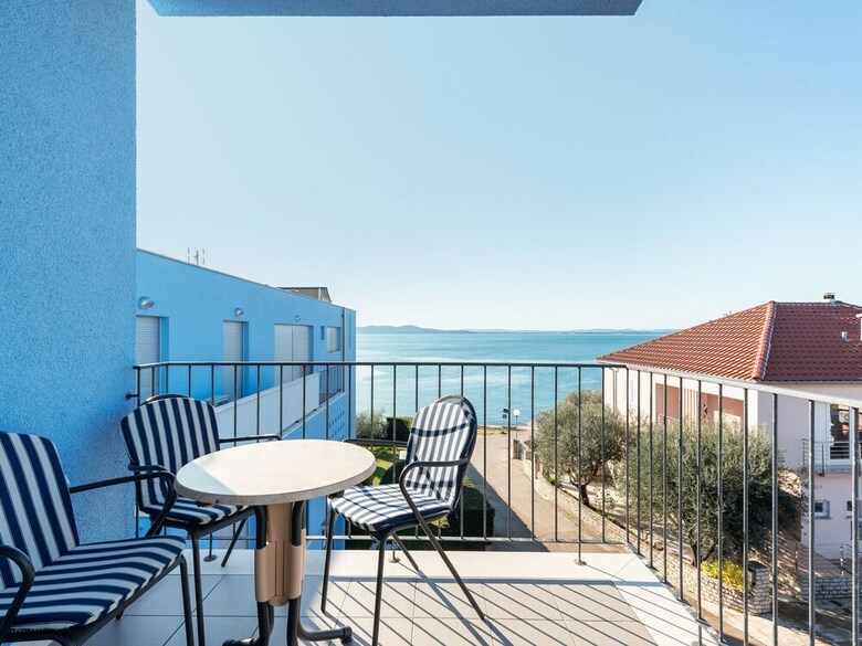 Opulent Apartment In Zadar Near Sea