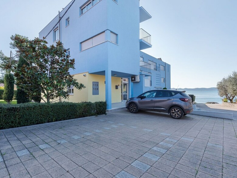 Opulent Apartment In Zadar Near Sea