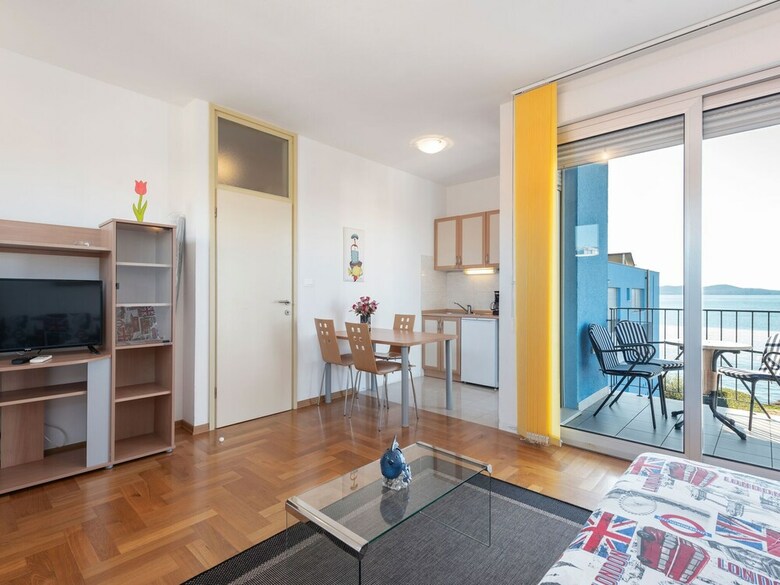 Opulent Apartment In Zadar Near Sea