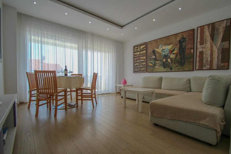 Apartamentos Karmen