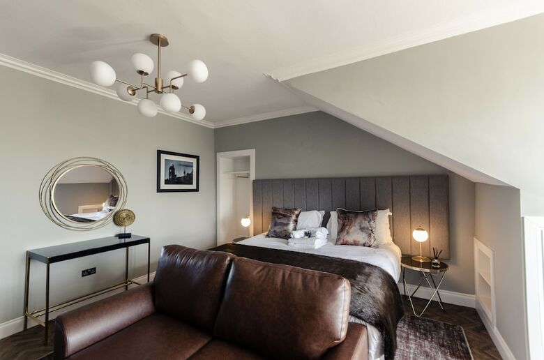 Aparthotel Sweeney Apartments And Rooms