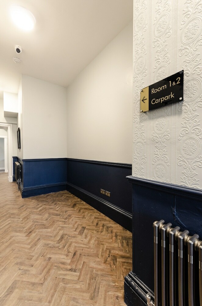 Aparthotel Sweeney Apartments And Rooms