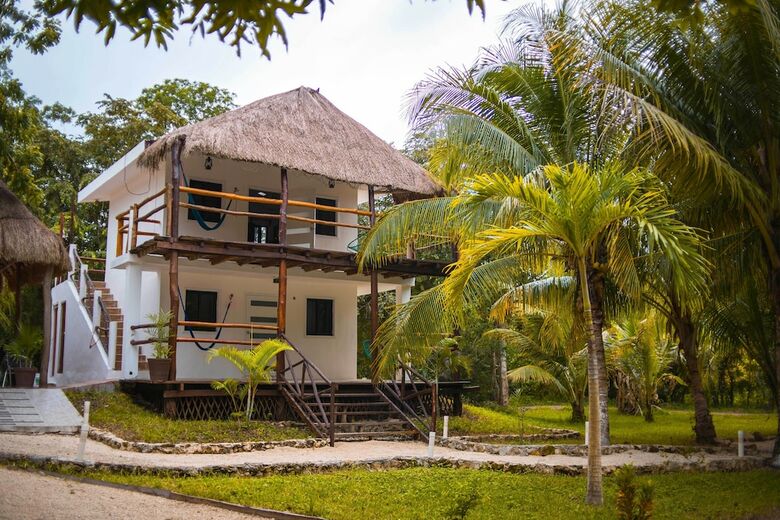 Royal Palm Bacalar Caba�as & Lagoon Club