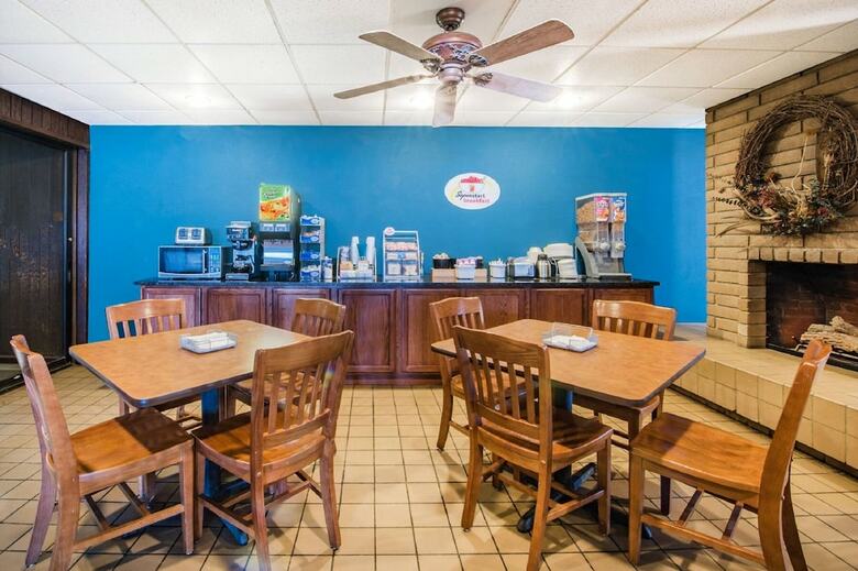Republic Hotel Of Ozona