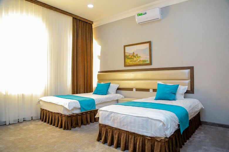 Globus Hotel