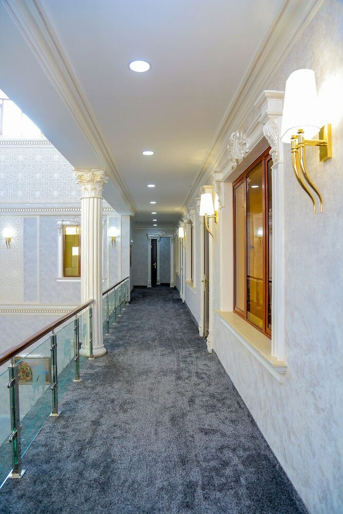 Globus Hotel