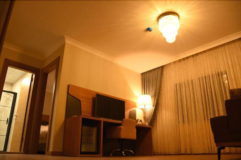 Ak Life Hotel & Suit