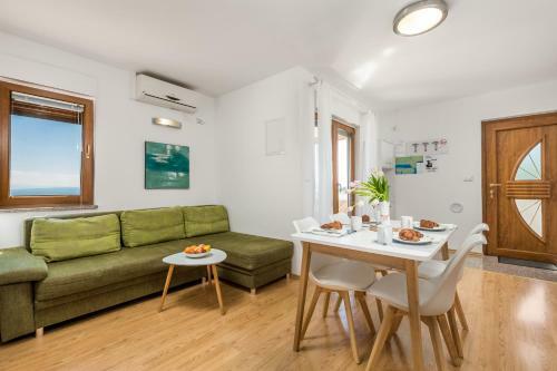 Apartments Davor