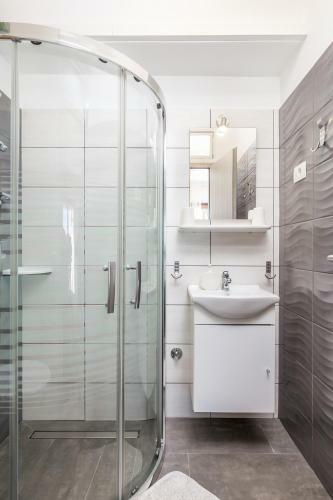Apartments Davor
