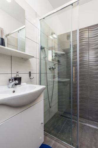 Apartments Davor