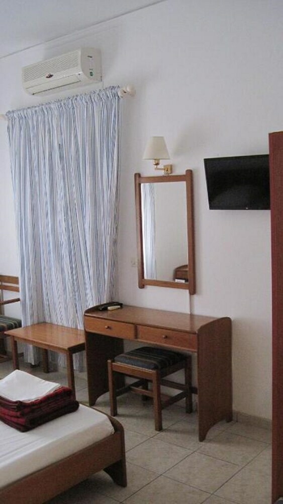 Aparthotel Tatsis Apartments