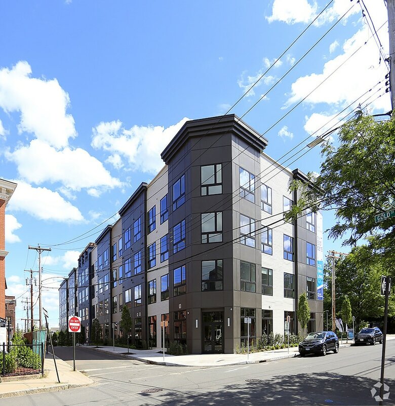 Hyatus Downtown At Yale - Stunning Luxury Apartments