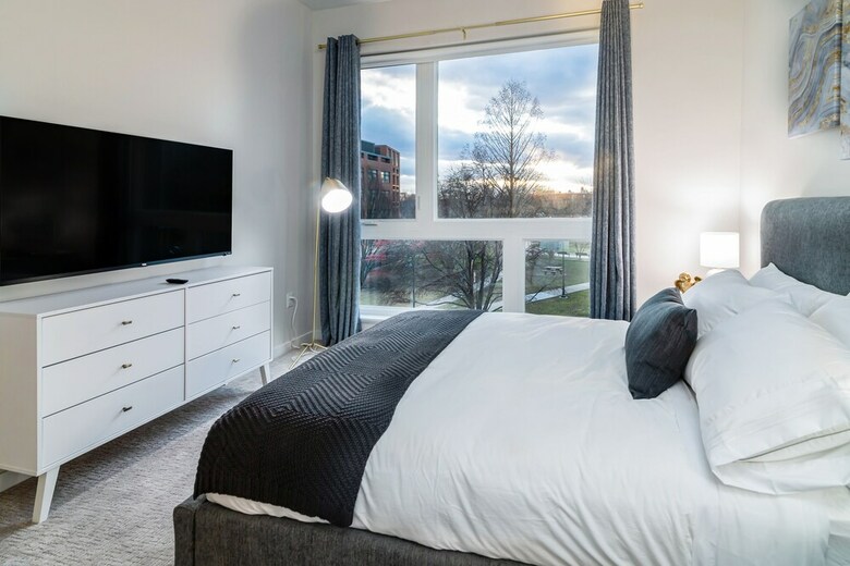 Hyatus Downtown At Yale - Stunning Luxury Apartments