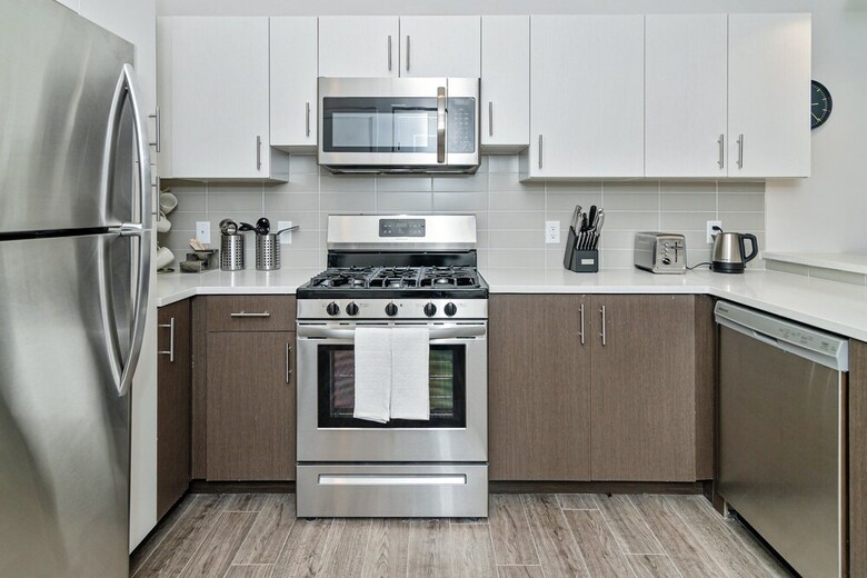 Hyatus Downtown At Yale - Stunning Luxury Apartments