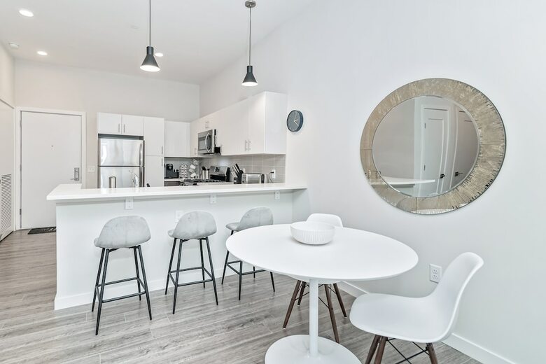 Hyatus Downtown At Yale - Stunning Luxury Apartments