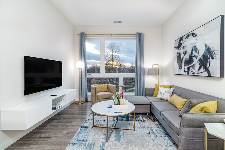 Hyatus Downtown At Yale - Stunning Luxury Apartments