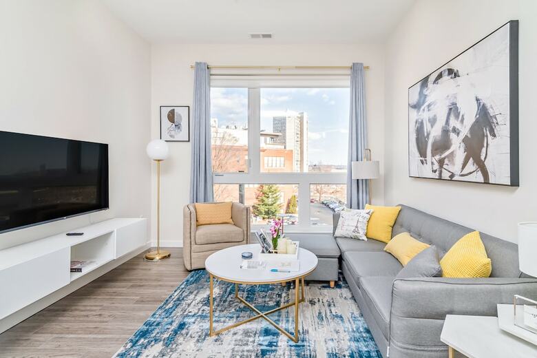 Hyatus Downtown At Yale - Stunning Luxury Apartments