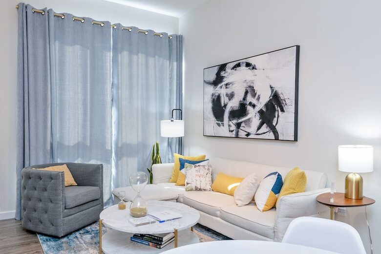 Hyatus Downtown At Yale - Stunning Luxury Apartments