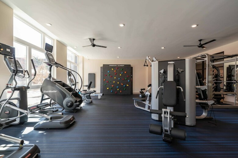 Hyatus Downtown At Yale - Stunning Luxury Apartments