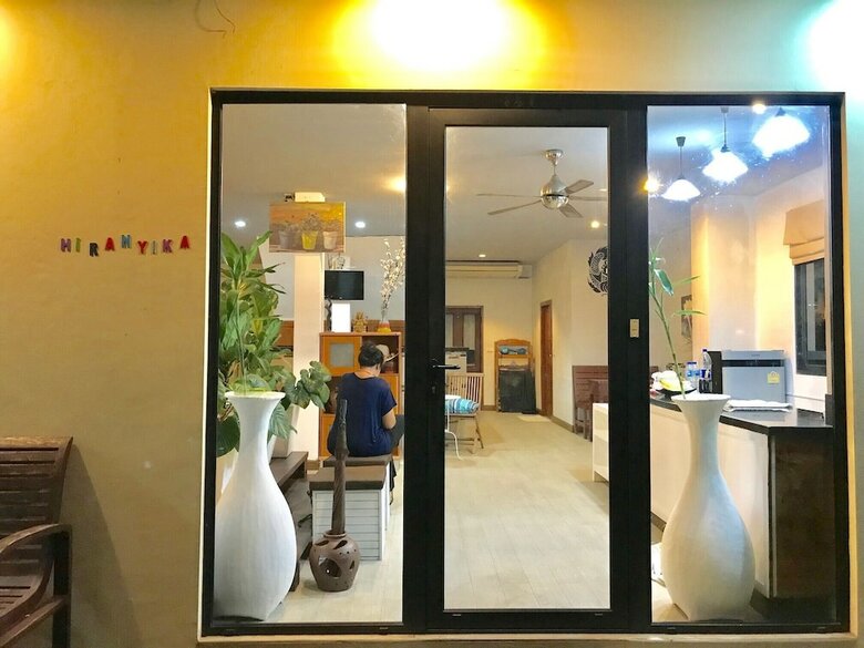 Hostal Hiranyika Cafe And Bed