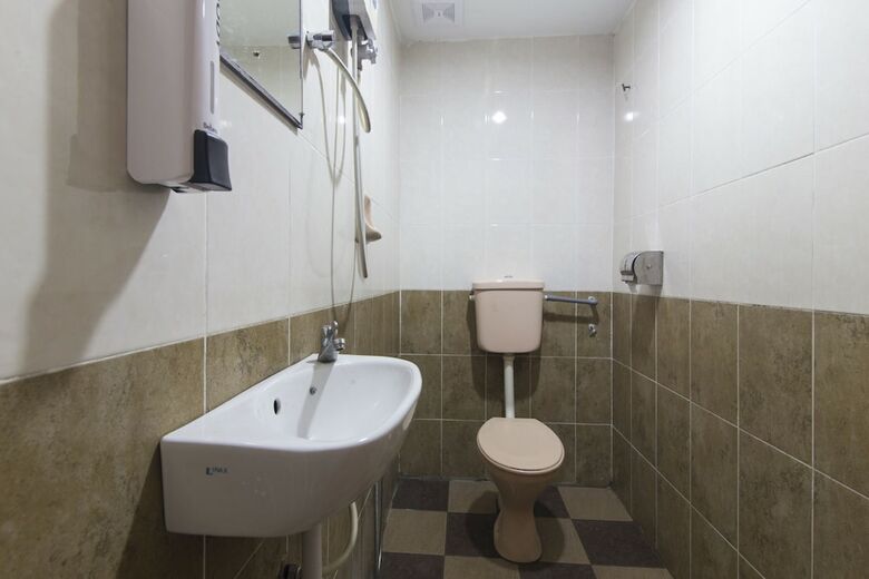 Oyo 89463 Sp Hotel