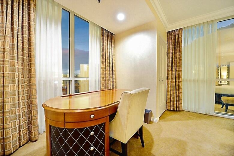 Hotel Abz Signature Suites