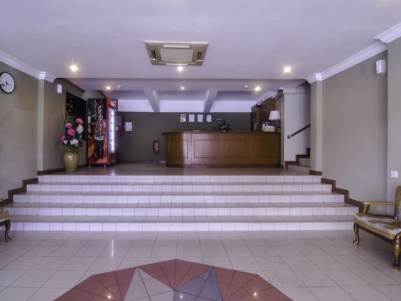 Hotel Oyo 89663 Theatre Inn
