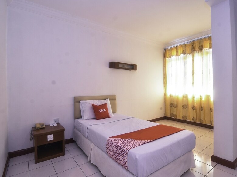 Hotel Oyo 89663 Theatre Inn