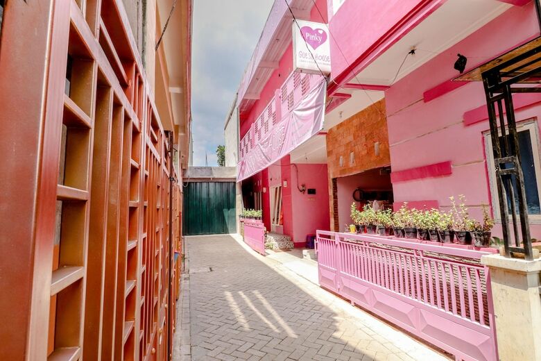 Hotel Pinky Guest House