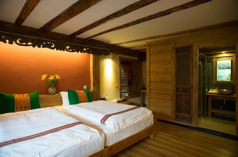 Tibetan-style Courtyard Hotel