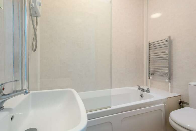 Traditional 3 Bed Apartment Stockbridge