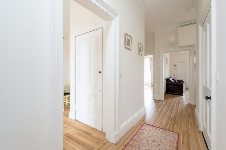 Traditional 3 Bed Apartment Stockbridge