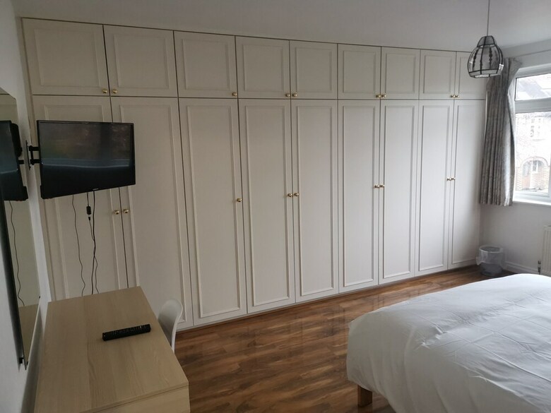 Hotel Newly Refurbished Rooms Near Whitton Stn