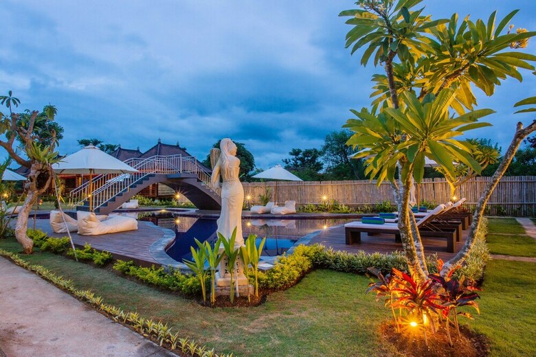 Bed & Breakfast Maharatu Villas