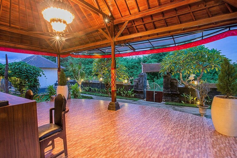 Bed & Breakfast Maharatu Villas