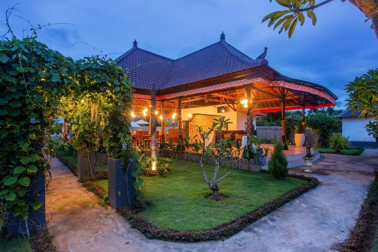 Bed & Breakfast Maharatu Villas