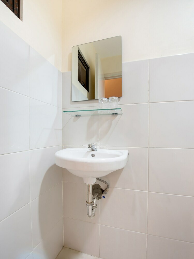 Hotel Oyo 490 V-cat Apartelle