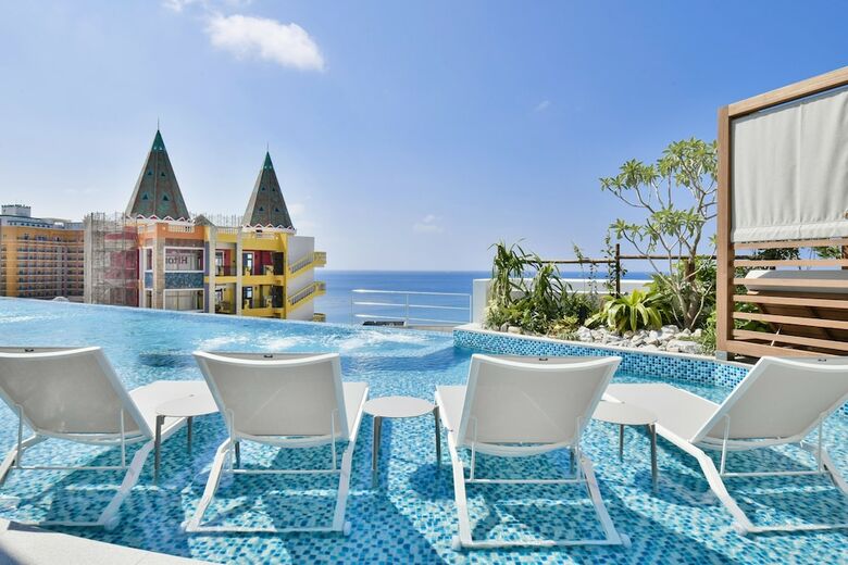 Hotel Lequ Okinawa Chatan Spa & Resort