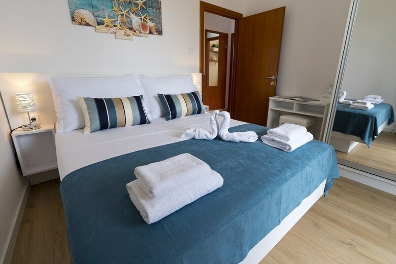 Apartment Michelle - 2 Bedrooms,terrace, Sea View