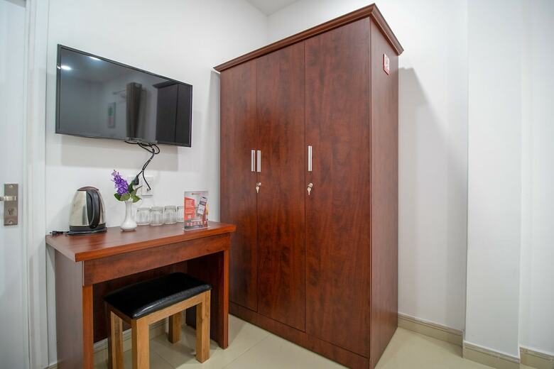 Hotel Reddoorz @ Le Van Sy Street 3