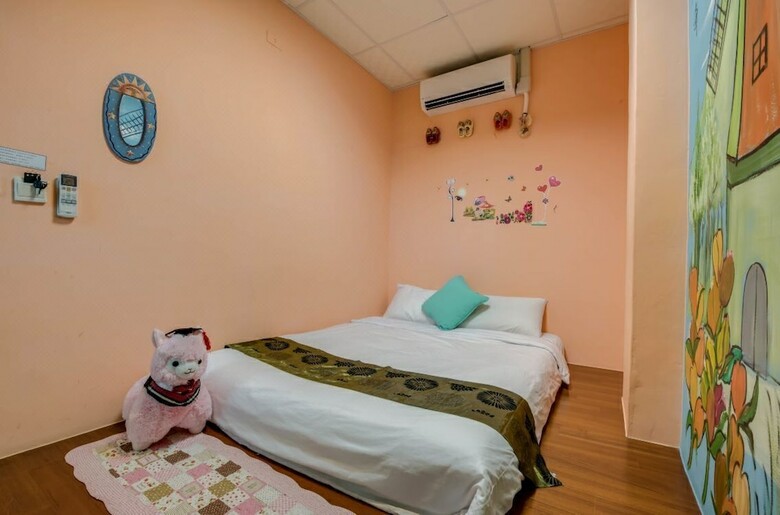 Hotel Crystal House Homestay