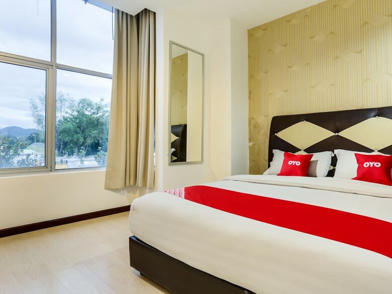 Oyo 89583 Grove Hotel