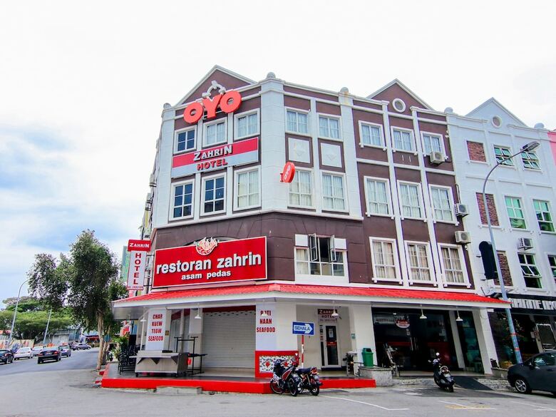 Oyo 89689 Zahrin Hotel