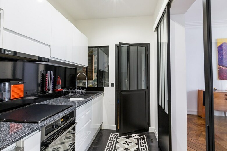 Apartamento Dark Sophistication In The 16th