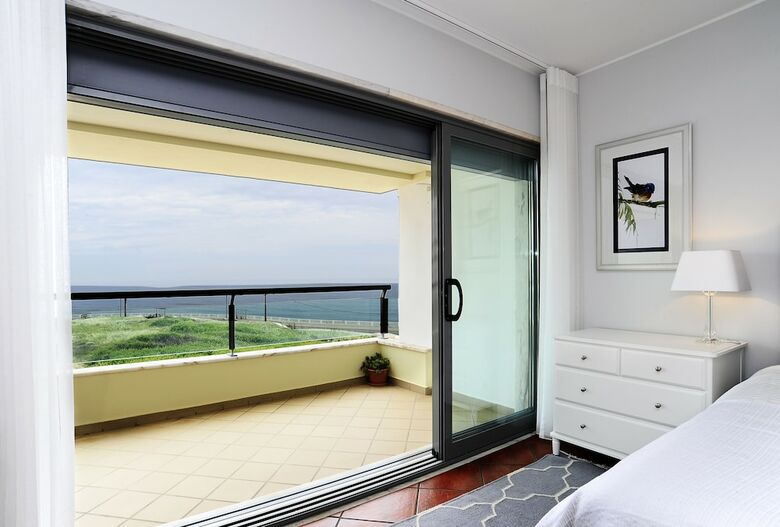 Ocean Breeze Apartment
