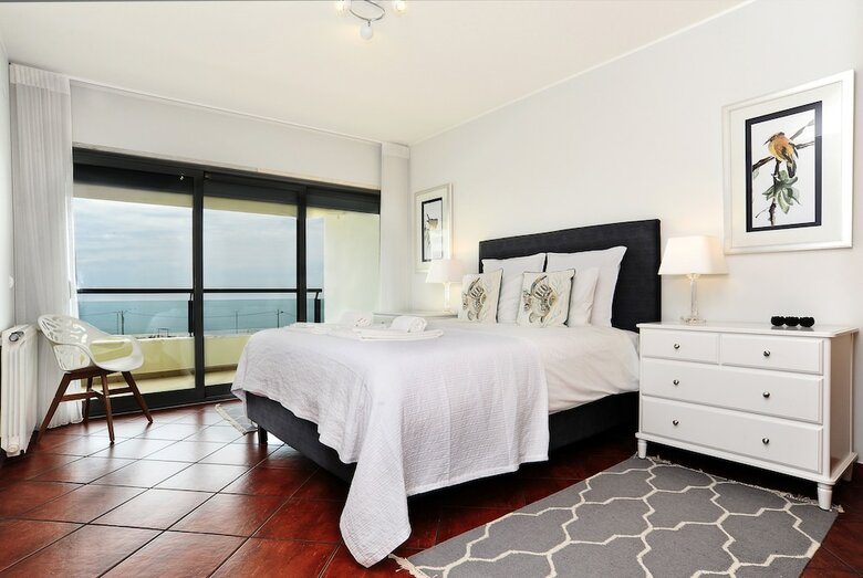Ocean Breeze Apartment