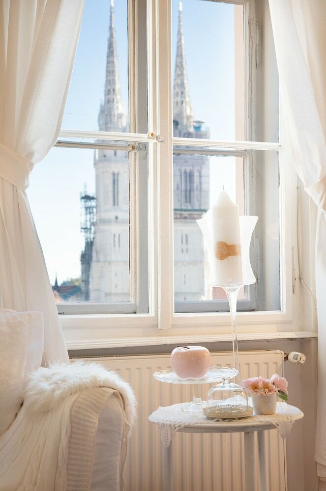 Bright 1bdr Apartment In The City Center