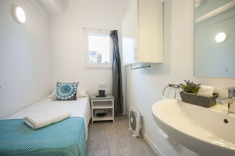 Hotel Lets Holidays Rooms Cadaques