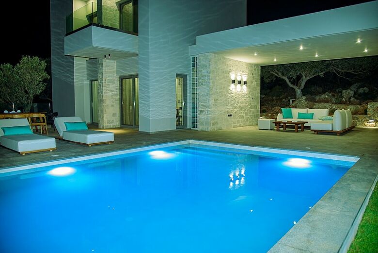 'phantom Villa'