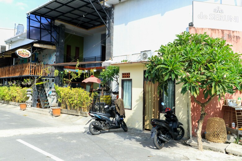 Hotel Deseruni Guest House